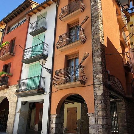 Apartamento Vacacional El Pont de Suert Bagian luar foto