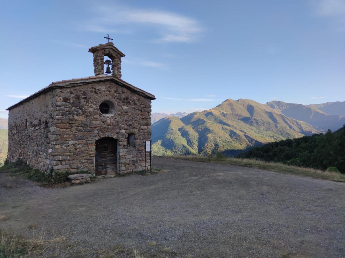 Apartamento Vacacional El Pont de Suert Bagian luar foto