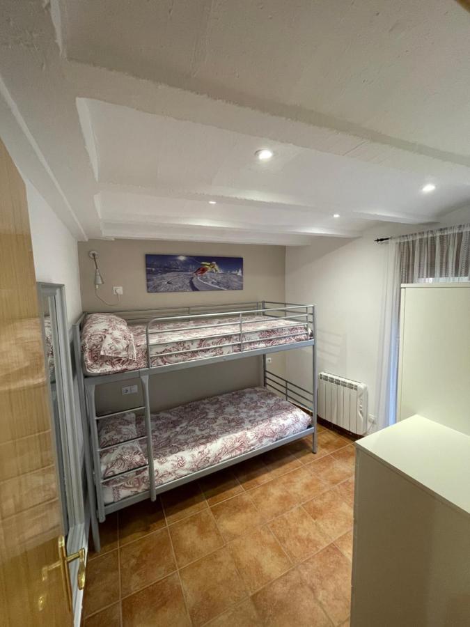 Apartamento Vacacional El Pont de Suert Bagian luar foto