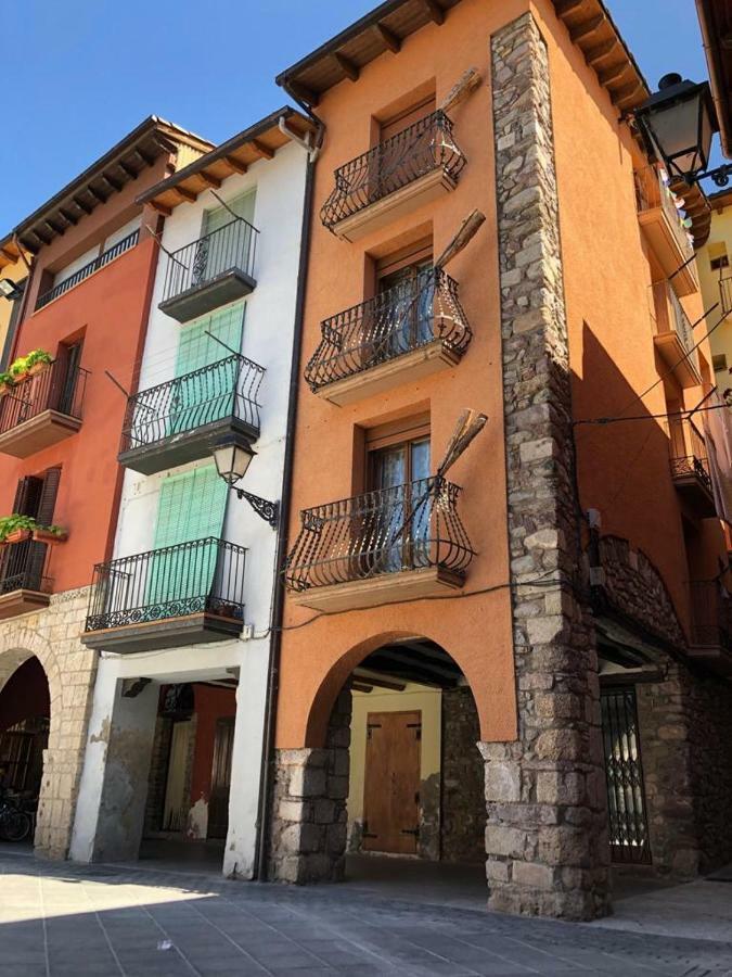 Apartamento Vacacional El Pont de Suert Bagian luar foto