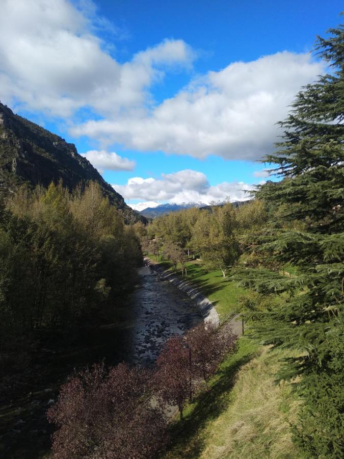 Apartamento Vacacional El Pont de Suert Bagian luar foto