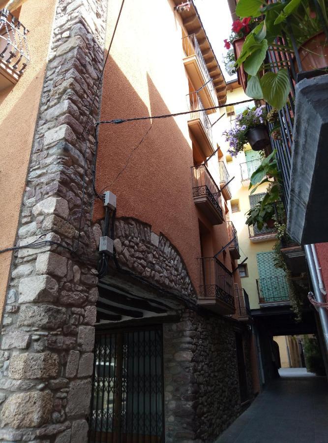 Apartamento Vacacional El Pont de Suert Bagian luar foto